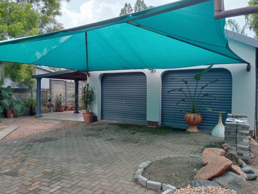 To Let 3 Bedroom Property for Rent in Bodorp North West